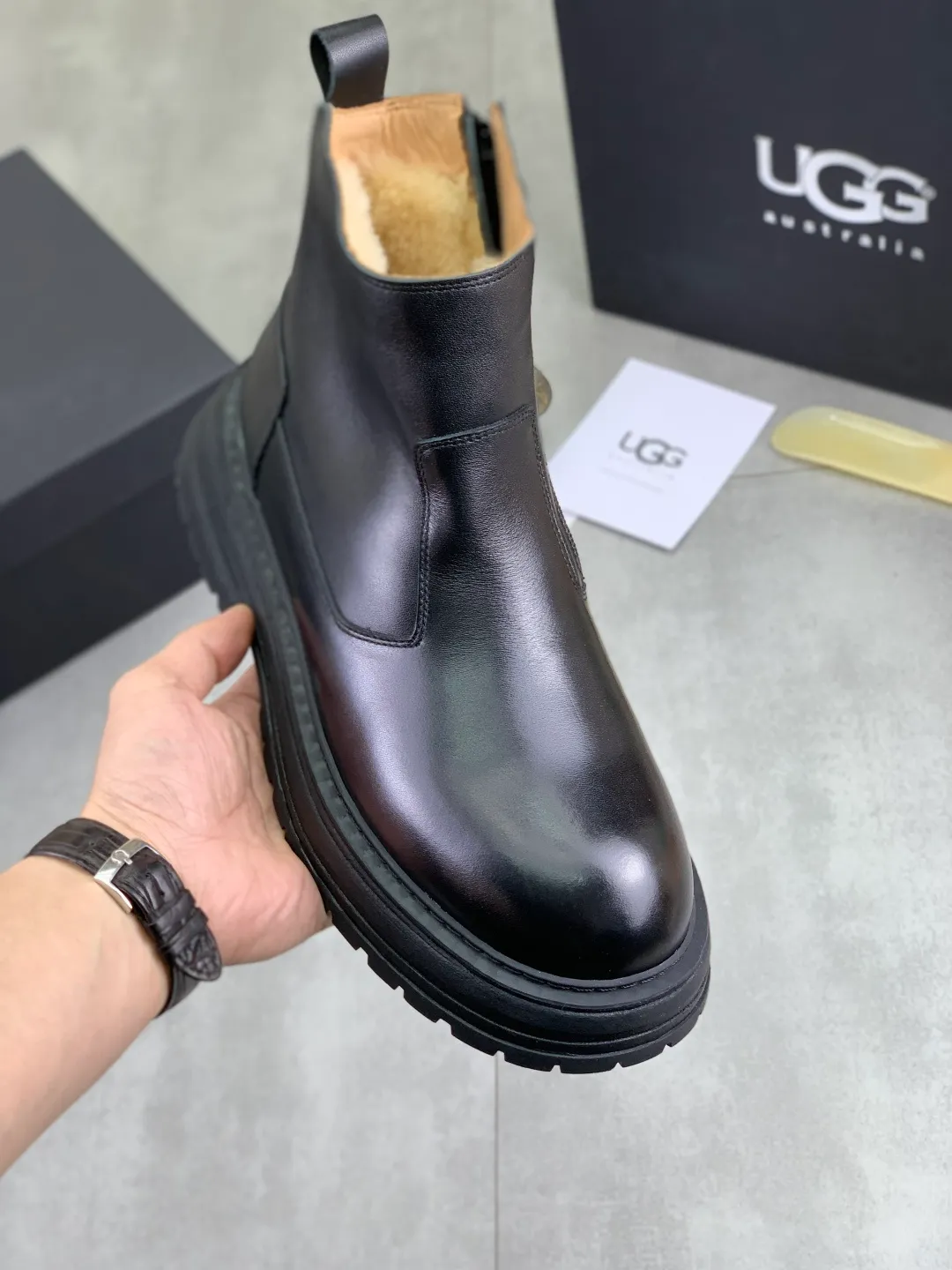 Men's men's shoes 💰P660 New arrival 🆕🆕🆕 IUGGI Men's British retro Martin boots Winter new men's outdoor hiking boots First layer of cowhide on the outside and wool on the inside Comfortable and warm Rubber sole sole Non-slip and firm Trendy and fashionable Casual and versatile Size: 38-44 (45 customized) Color: three colors